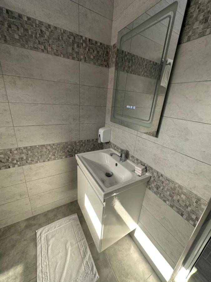 Hotel Dardania Kukes Bagian luar foto